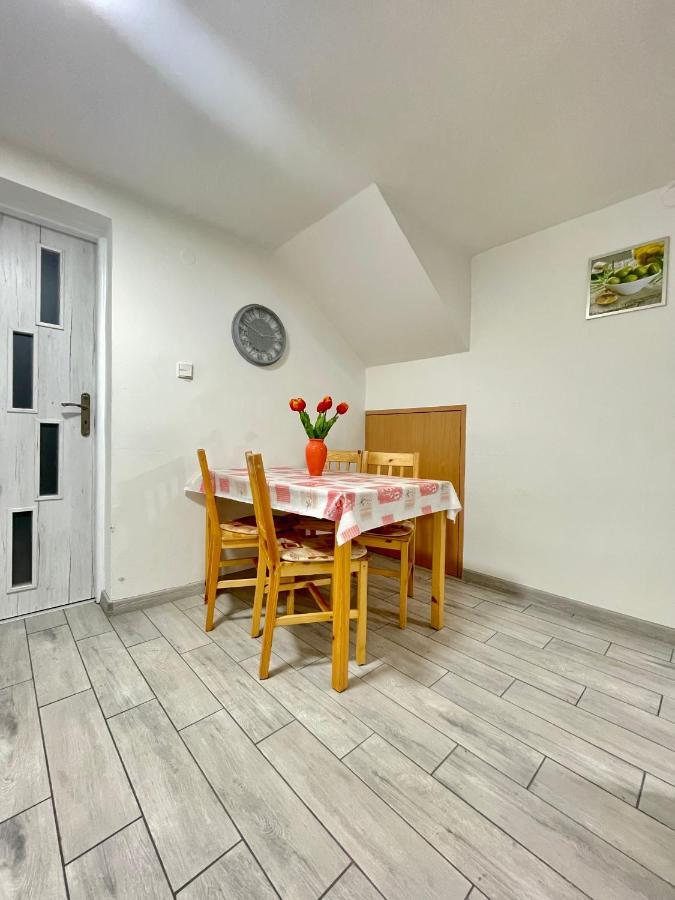Apartman Klaudia ルジョムベロク エクステリア 写真