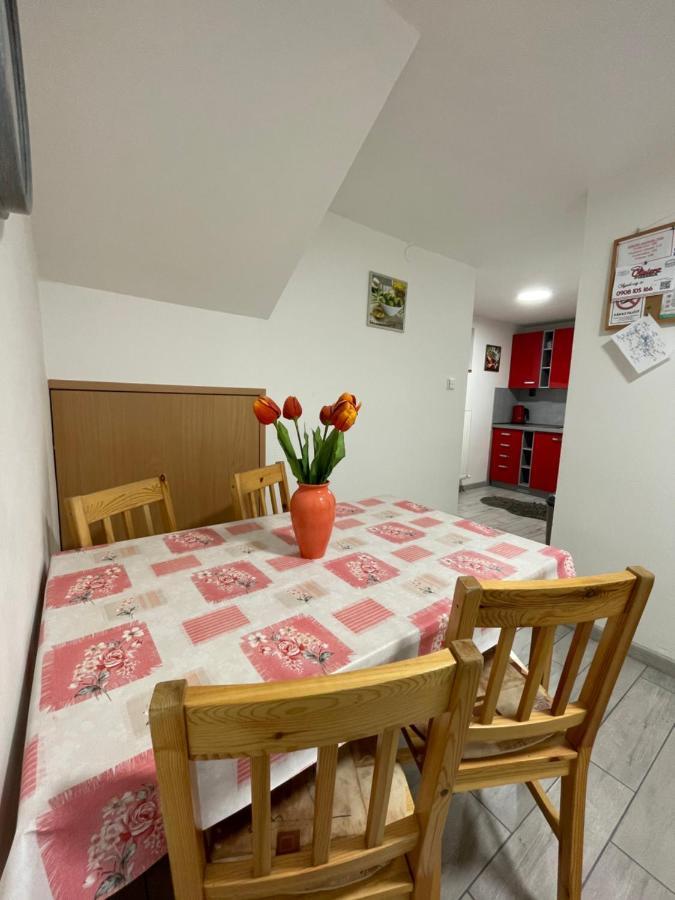 Apartman Klaudia ルジョムベロク エクステリア 写真