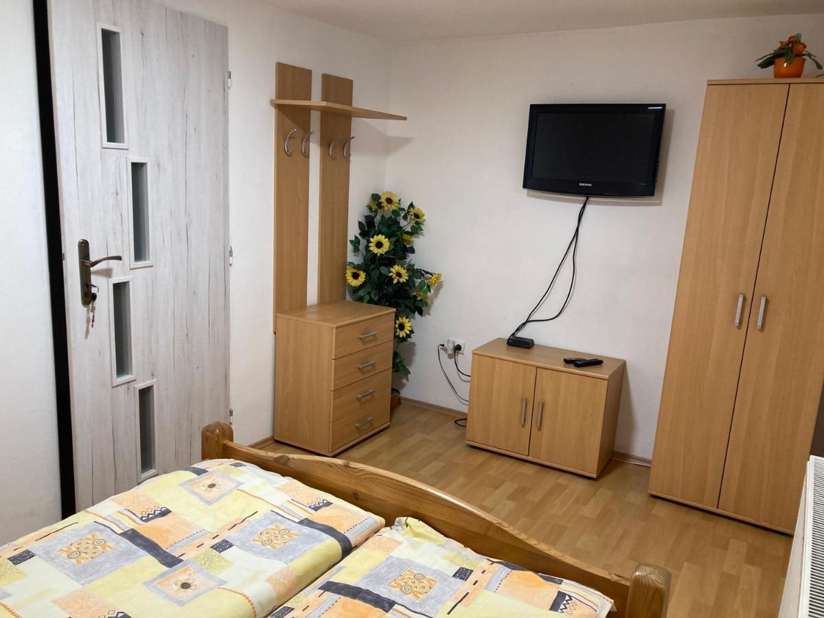 Apartman Klaudia ルジョムベロク エクステリア 写真